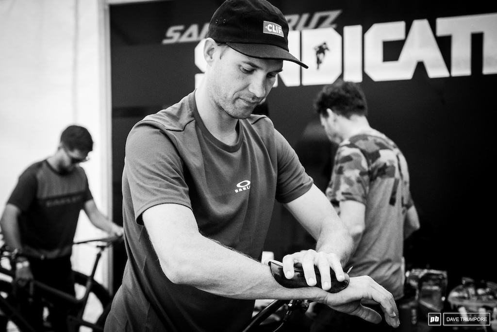 Greg Minnaar fitting a brace to his wrist that lost all it's strength while his broken arm was immobilized.  Greg would take a few runs just for the training as he works to gat back up to speed, but he is not racing this weekend.