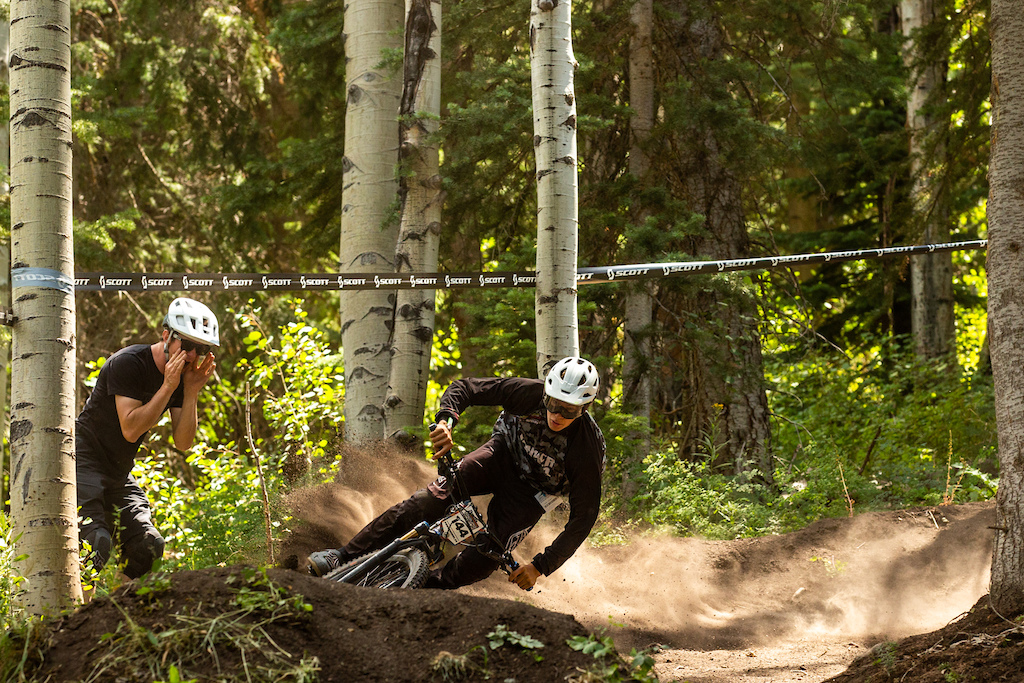 Ben Stavrowsky races stage 3 in the U18 division at Round 3 of the 2018 SCOTT Enduro Cup presented by Vittoria at Powderhorn, CO on July 28, 2018. Photographer: Sean Ryan, courtesy EnduroCupMTB