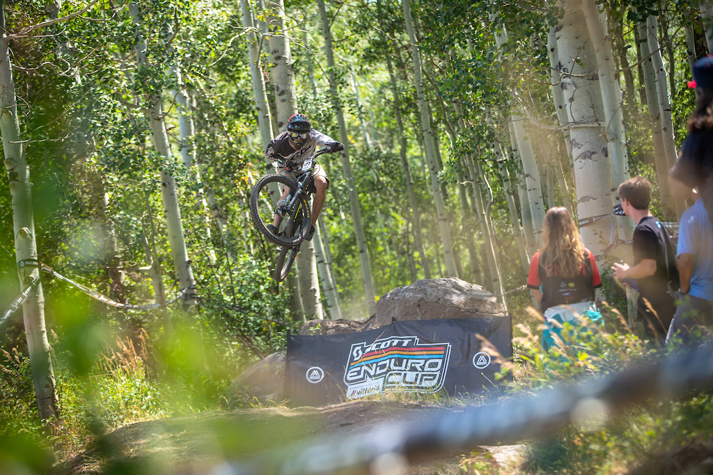 Eli Bennett races stage 3 in the U18 Division at Round 3 of the 2018 Scott Enduro Cup presented by Vittoria at Powderhorn Resort, CO on July 28th 2018. (Photographer: Noah Wetzel, Courtesy, Enduro Cup)