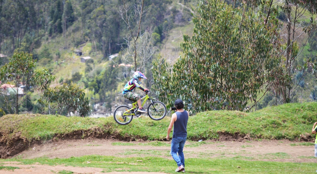 “Nico Pesántez shows no respect for big jumps (2010 Pedal).