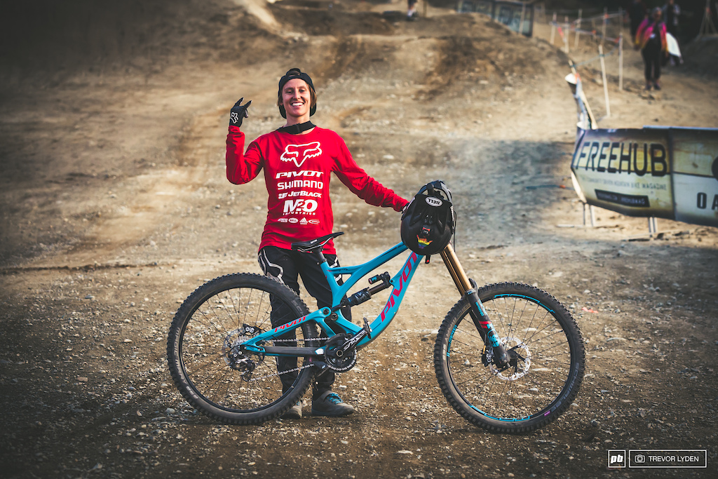 Danielle Beecroft with her Pivot Phoenix.  Danni was the only person of the night riding a DH bike.