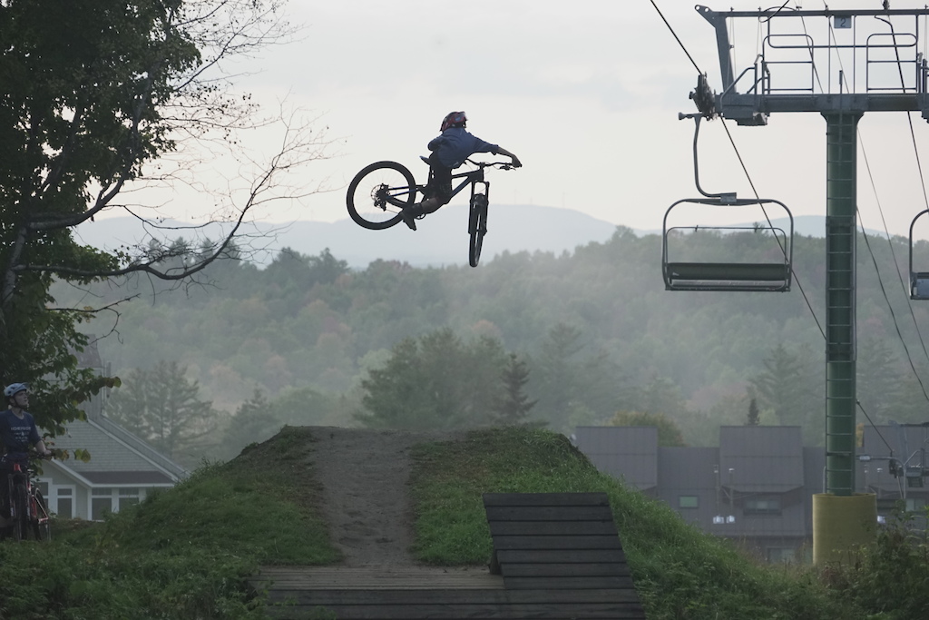Informal whip-off at an Ide Ride practice.