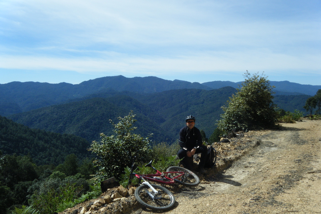 Taking a rest at the view close to Cerro Pelado