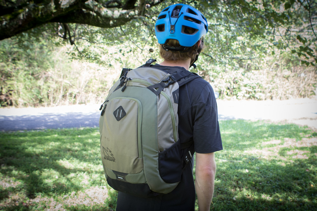 Review: USWE Explorer 26 Backpack - Pinkbike