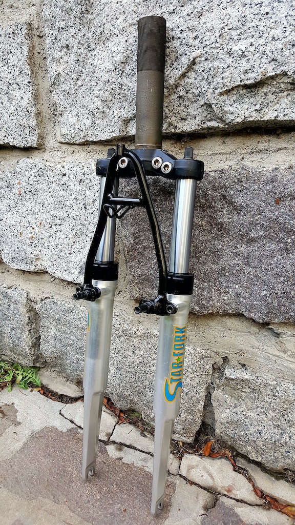 Marzocchi Star Fork b
year 1990, 50mm travel, 24mm stanchions, air preload, rebound and compression by oil sae, canti, qr.