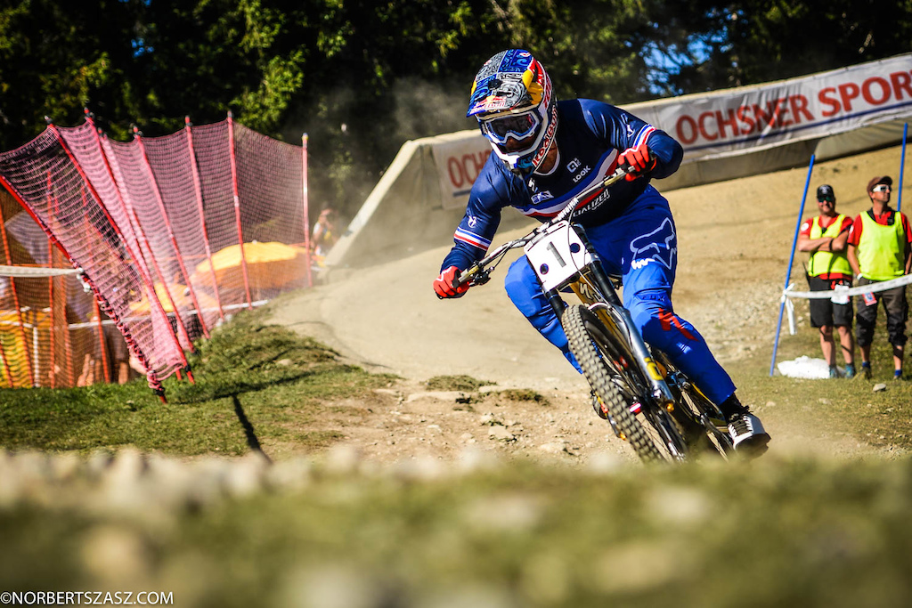photo by norbertszasz.com