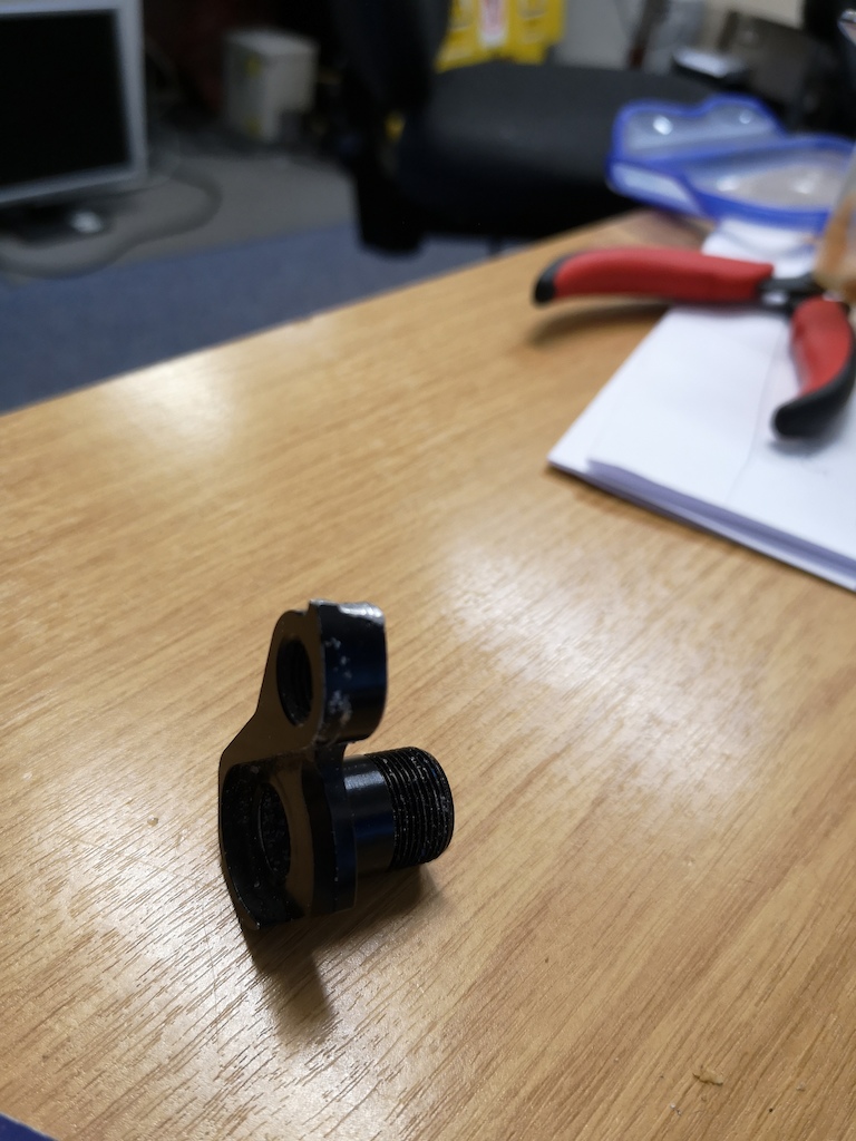 broken rear mech from b-bolt on sram derailluer