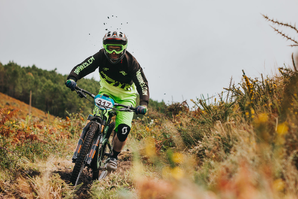 Photo report for Pé do Negro, covering the fifth round of the Portuguese Enduro Cup.