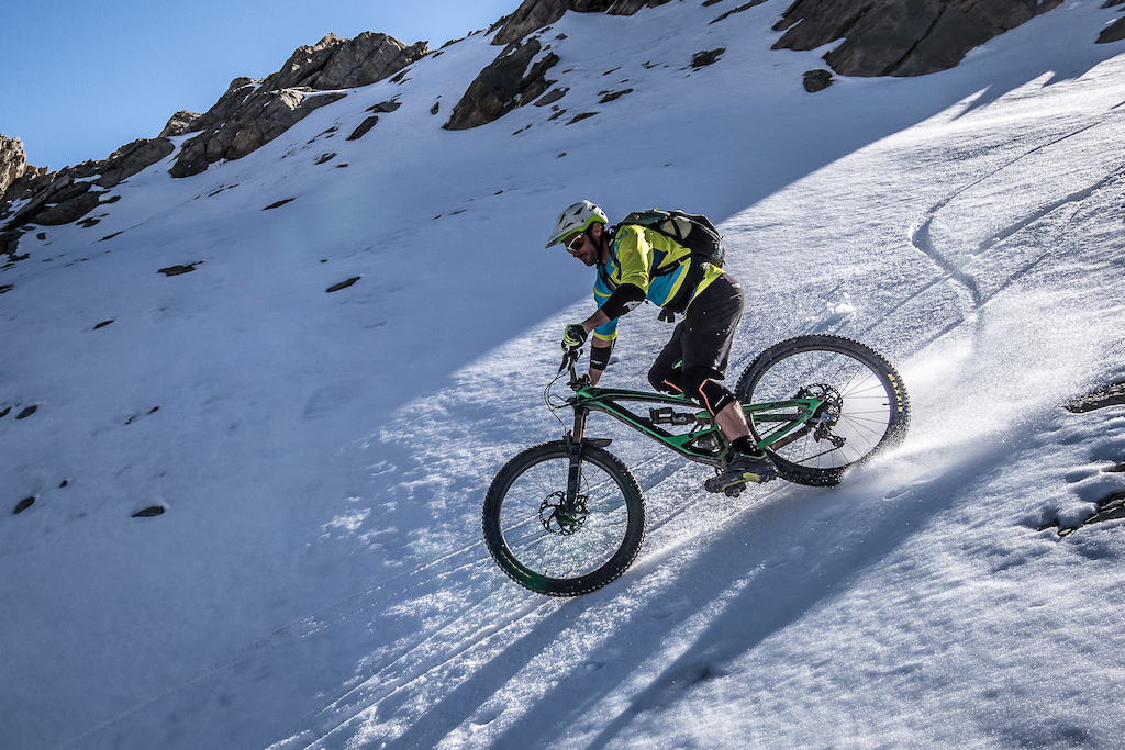 end of october, perfect weather for big mountain rides, with just few turns on the snow at the very top
