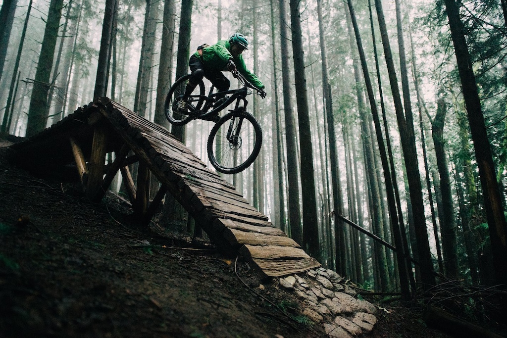 Angi Weston slaying some moody PNW!! Check her out at Radical Roots Mountain Bike Instruction!!
Photo: Skye Schillhammer