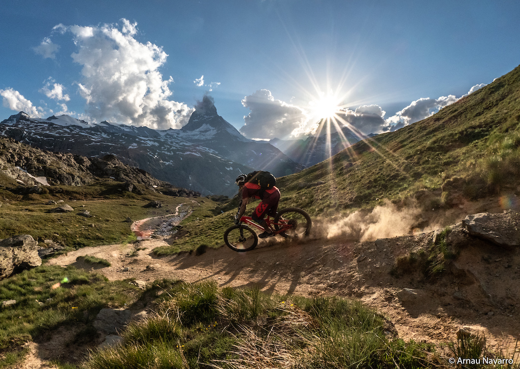 Picture: Arnau Navarro
Dusty trail to Zermatt