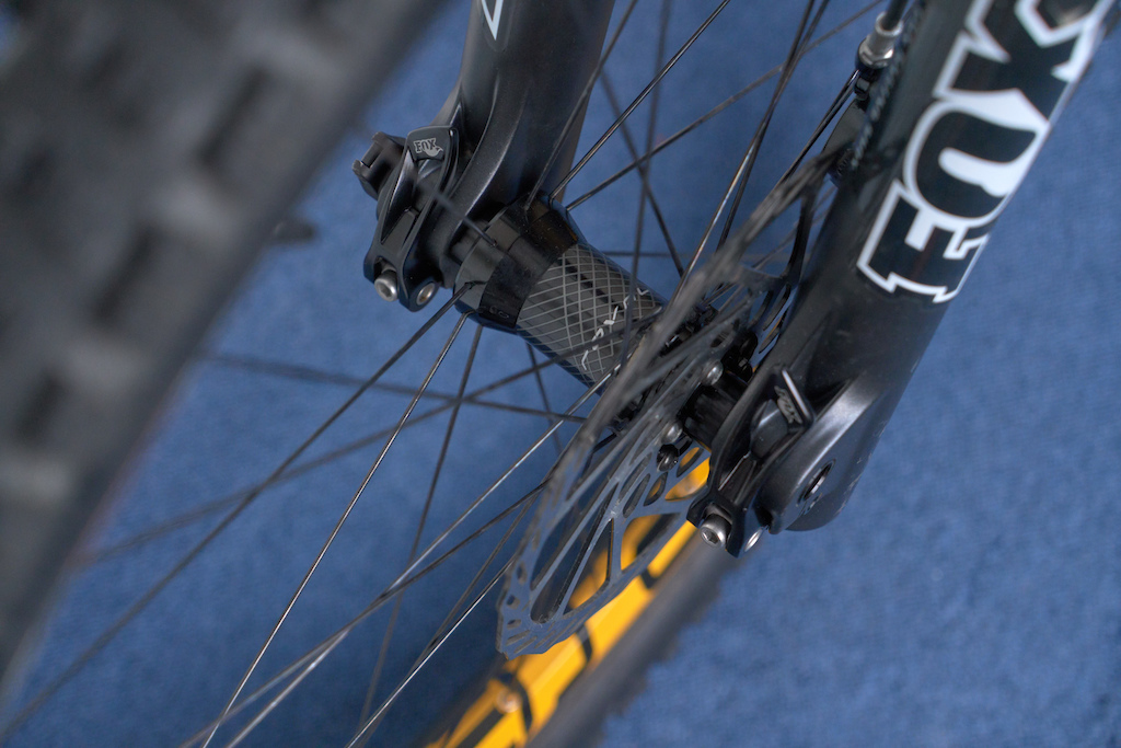 Specialized Enduro Expert EVO
Roval Traverse front wheel