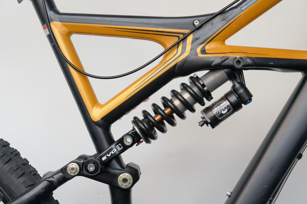 Specialized Enduro Expert EVO
Rear shock