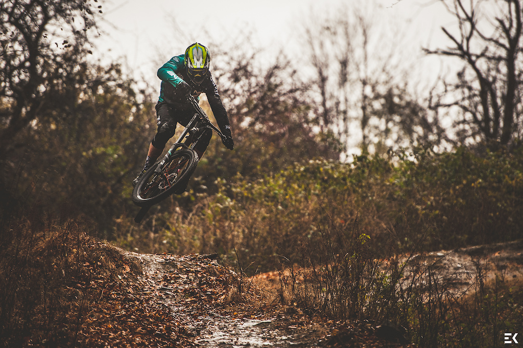 rainy autumn day with the high fiv crew on the bike park  3