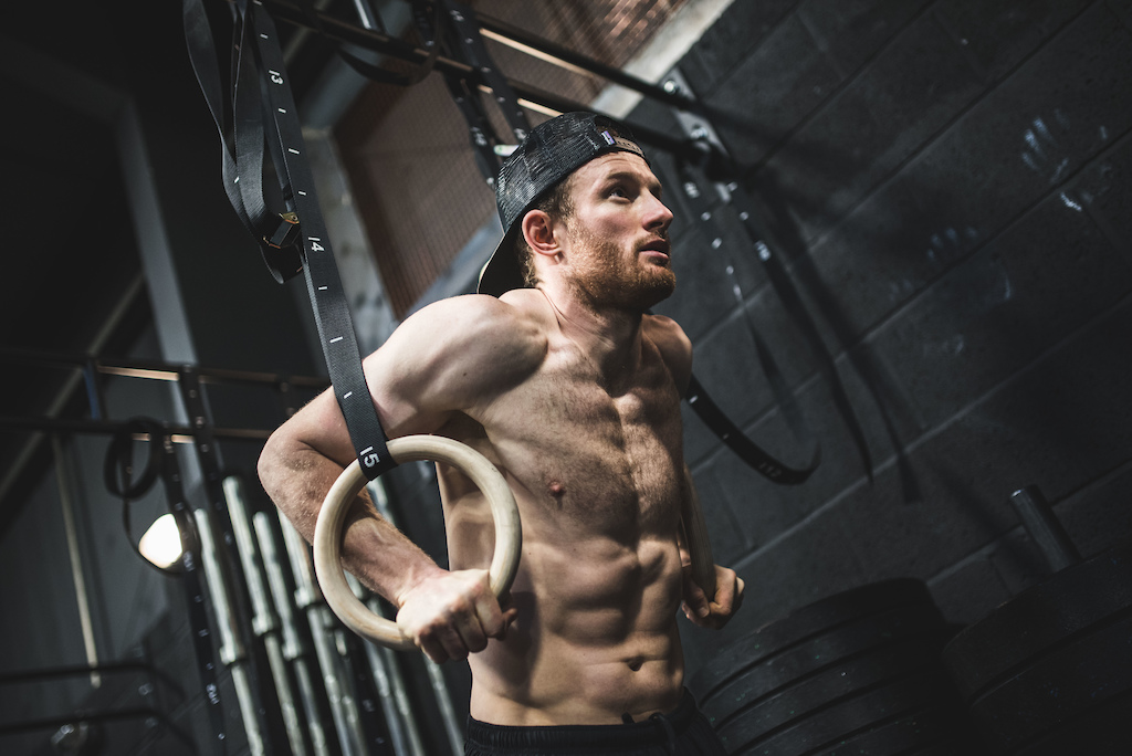 Calisthenics Vs Bodybuilding: Which One Is Right For You? - BetterMe