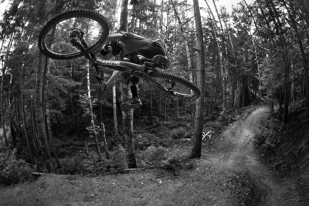 Video: Coastal Shralp with Brendan Howey - Pinkbike