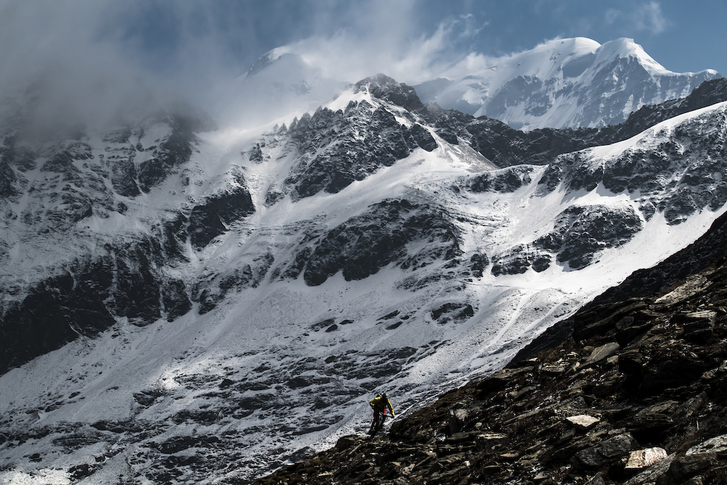 KC Deane on his way back from Roopkund Lake, which sits around 5000m. He's probably closer to 4200m here.