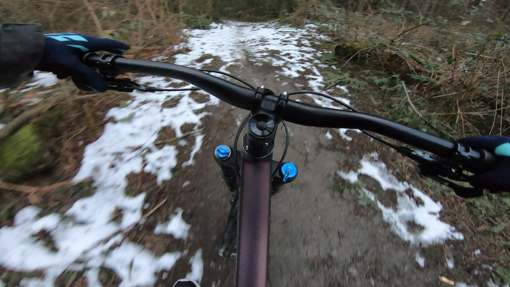 Took my new Specialized Stumpjumper out for a test ride with my man. Most of the track was difficult as it was rather icy and snow packed. But good to get to know the bikes!