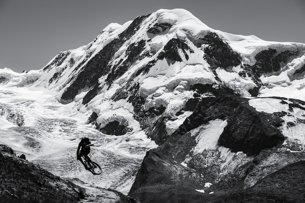 Stephen Matthews riding in Zermatt Switzerland. Photo Mattias Fredriksson.