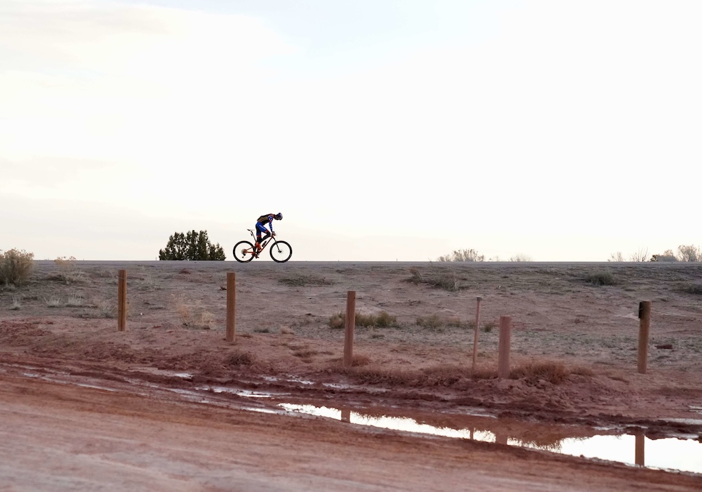Payson McElveen Crushes the 100 Mile White Rim Record / Red Bull Content Pool Photo