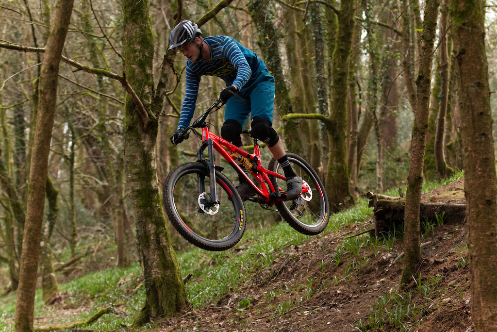 Video: Jono Jones Shreds South Wales - Pinkbike