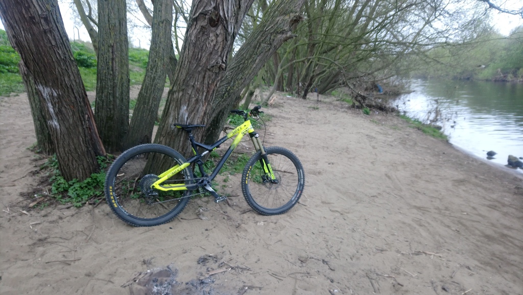 Commencal meta am v4