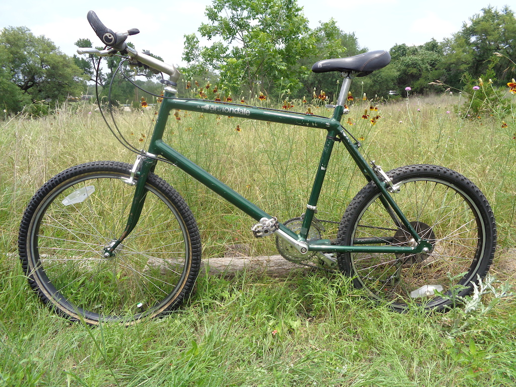 1985 Cannondale SM600 24/26  ...I like the stance! I want some nitto bullmoose bars for it