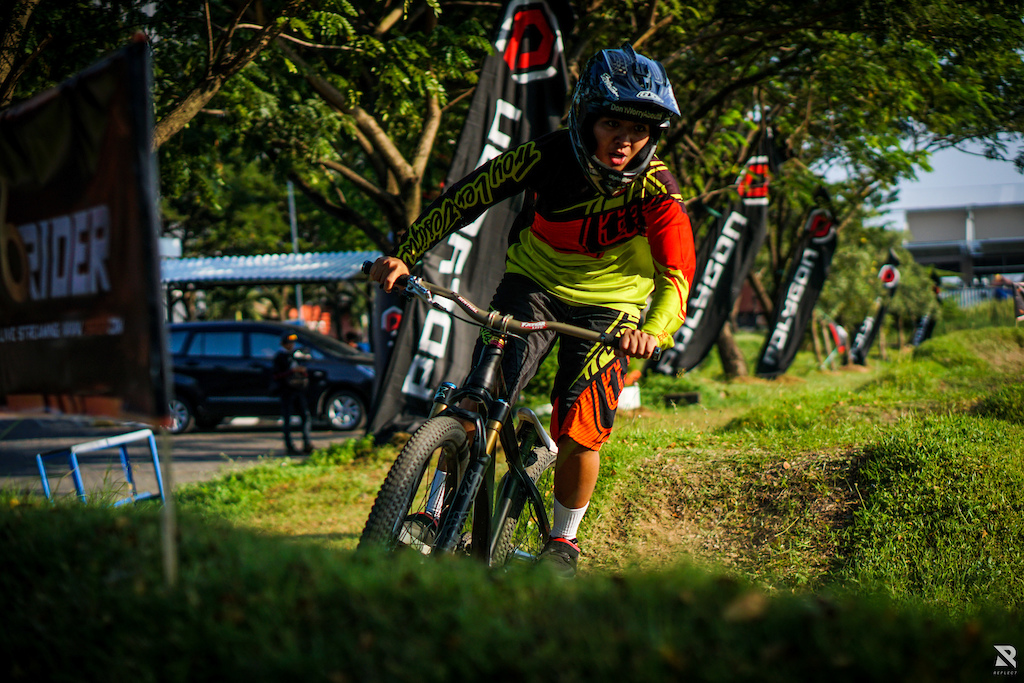 Video Inside the Polygon Bikes Factory Pinkbike
