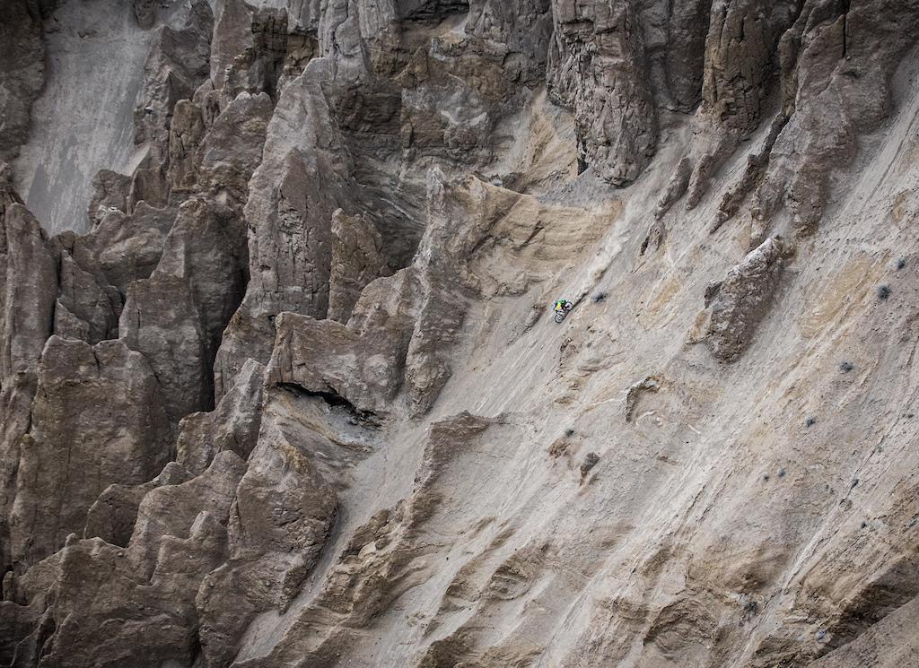Scott Horley riding big mountain lines in Farwell Canyon
