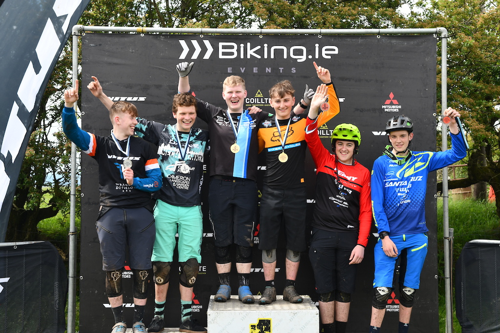 Teams podium, Expert Cycles on the top spot, followed by Vitus Monkey and Team Ross