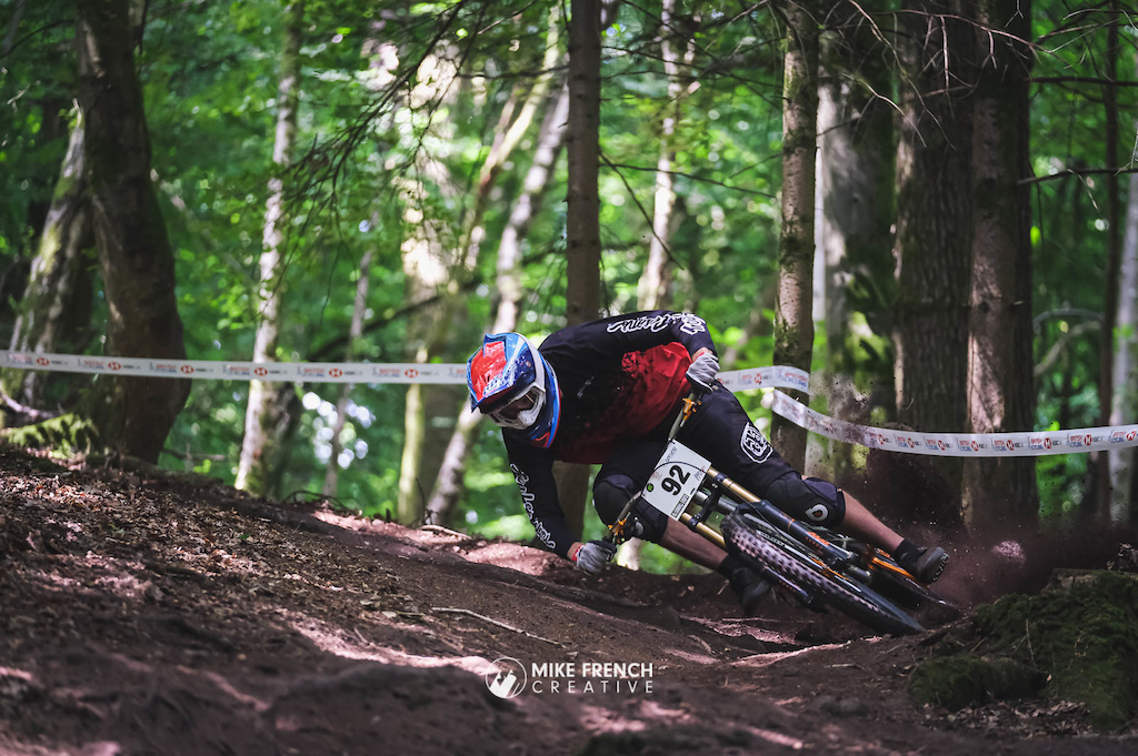 Dry and dusty at the MIJ DH Summer Series. Did he ride it out?