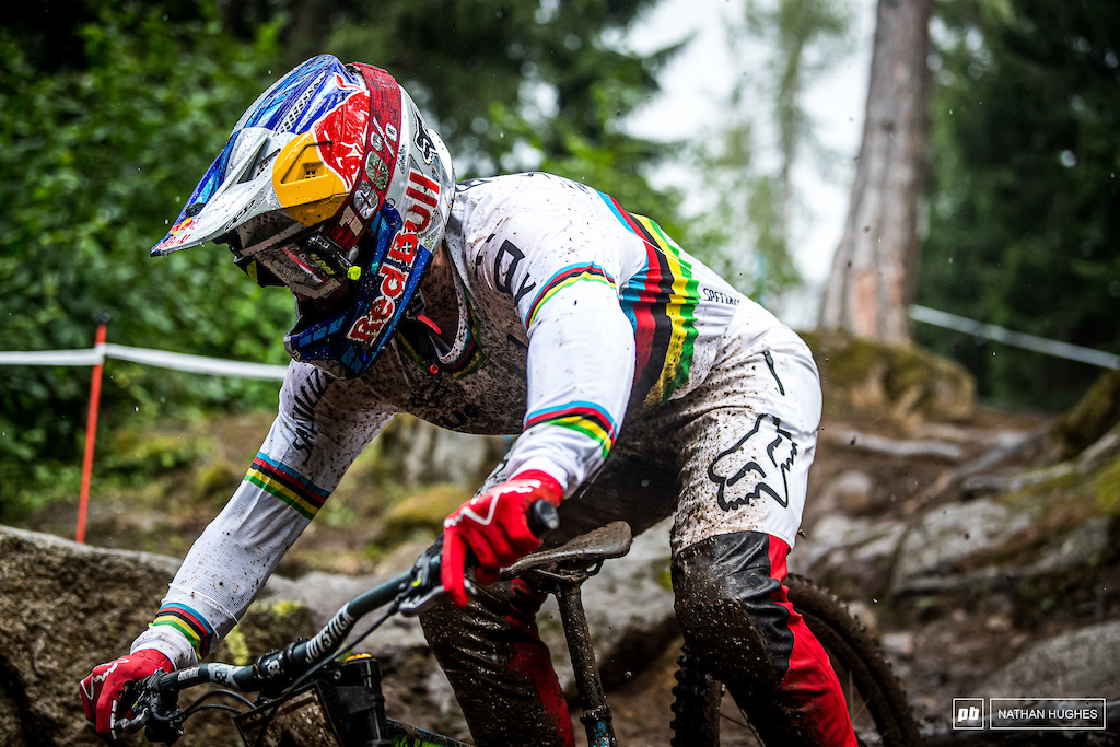 Bruni nursed the rainbow jersey down into a mud-stained 18th place.