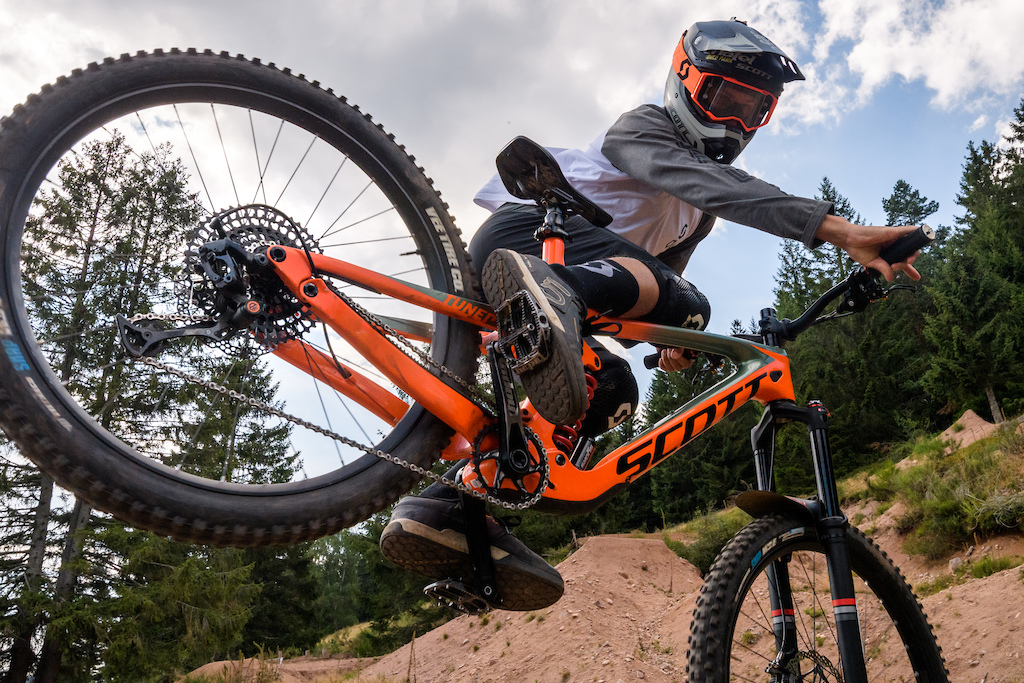 Video: Vincent Tupin & Eliott Lapôtre Ride Box Components' New