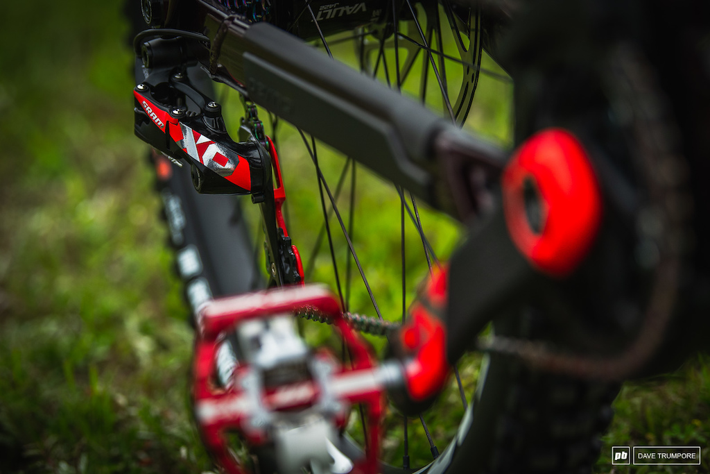 Kirk McDowall's custom Devinci Wilson - All red for the Canadian