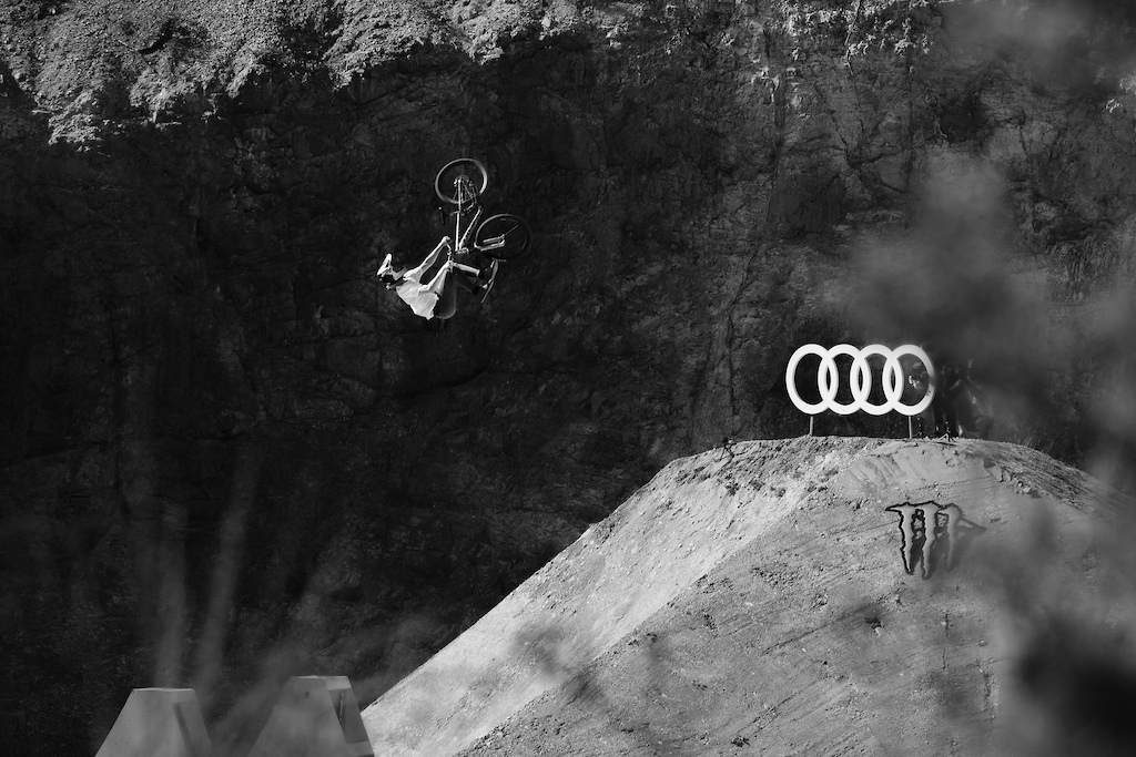 Rider: Emil Johansson; Photo: Jan Kloke