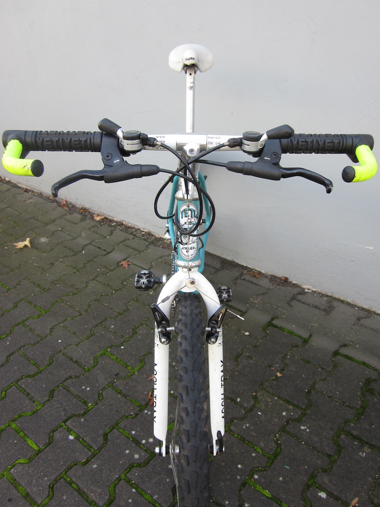 Cockpit and front end: Deore XT sl-m732, Onza, AccuTrax