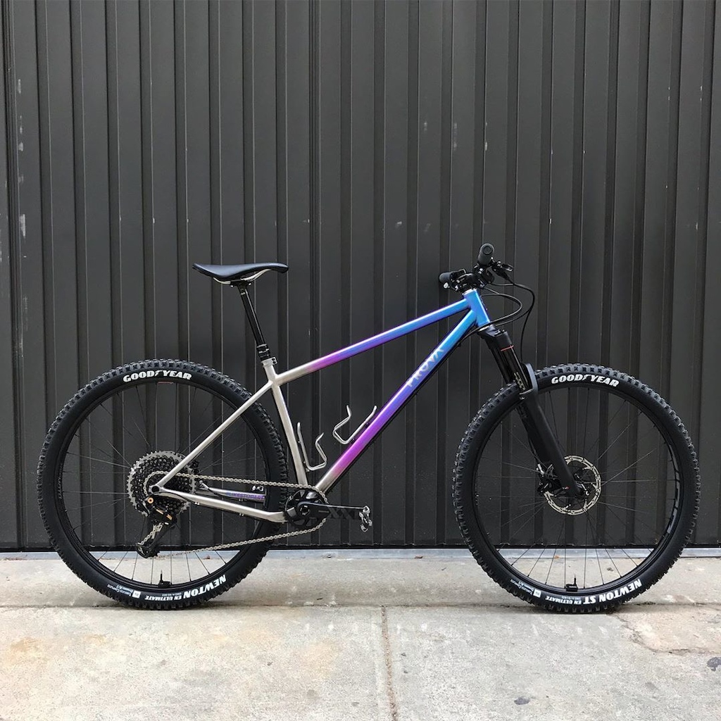 source: https://www.pinkbike.com/forum/listcomments/?threadid=131375&pagenum=3688#commentid6729213
			https://scontent-amt2-1.cdninstagram.com/vp/d0362a0cf064e77bbf5d4619a7282038/5D66DE81/t51.2885-15/e35/s1080x1080/57267828_175336973380194_8943028250823158966_n.jpg?_nc_ht=scontent-amt2-1.cdninstagram.com
			https://scontent-amt2-1.cdninstagram.com/vp/43877d7f7b3413152f8241d8ac6734bd/5D53EAE9/t51.2885-15/e35/s1080x1080/56962149_387354238783760_6665130056402141796_n.jpg?_nc_ht=scontent-amt2-1.cdninstagram.com