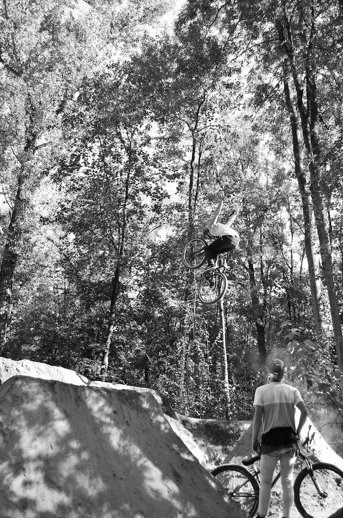 I took a few Photos this day of Reiner and Tizi. The Jump depicted is the second in this line. Tizi (the guy standing next to kicker) messed his run up and waited for Reiner to jump. And he came up with the "Flying Eagle"