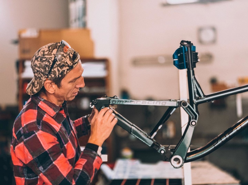 100% Hand made custom frame. OMEN NOON 167 mm. SUPER ENDURO bicycle. www.OMENRACING.com