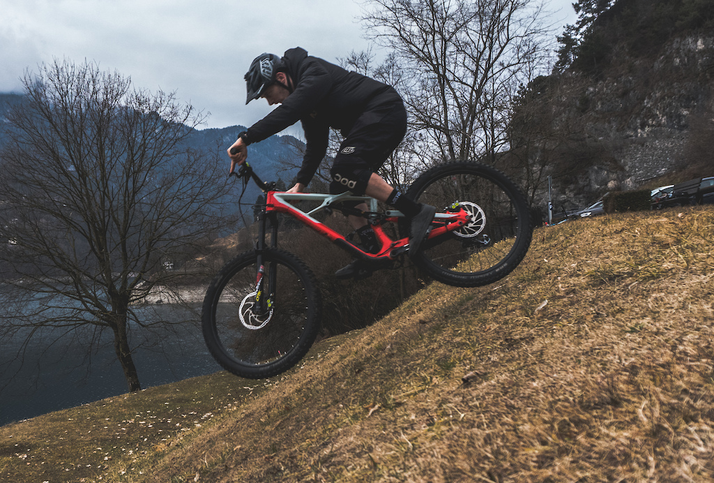 A quick jump sesh after the ride. 
Val di Ledro - Trentino - Italy