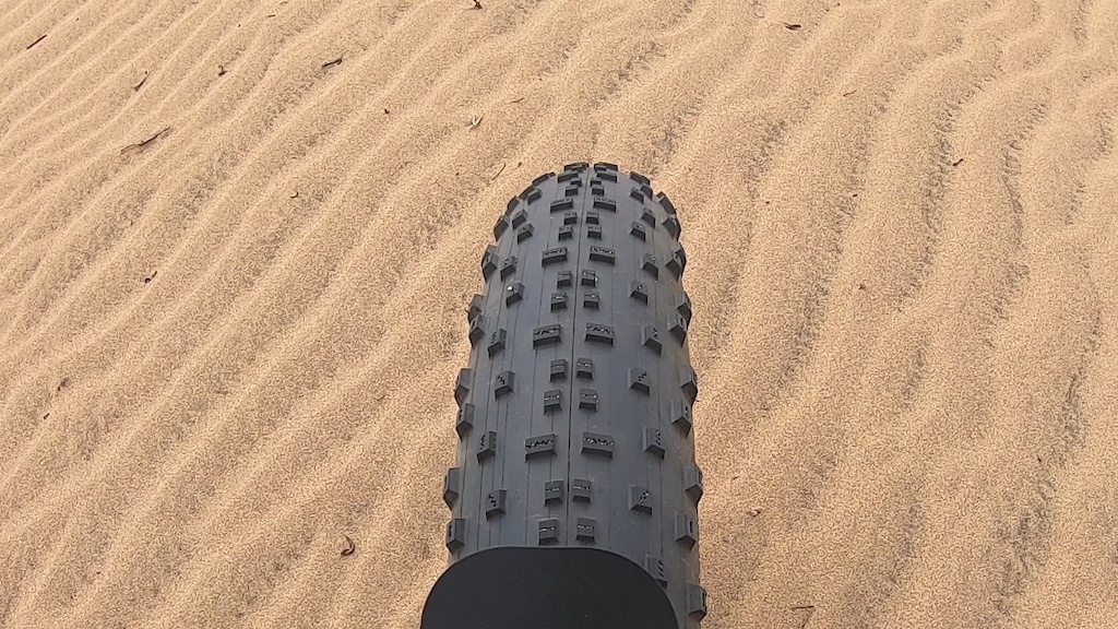 Tire and sand. Trek 2016 Farley