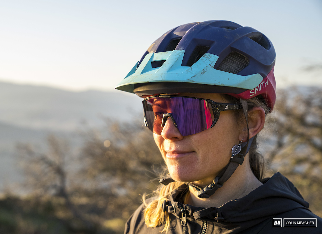 Nikki Rohan on a  dawn patrol test session for Pinkbike on the Syncline Trail system near Bingen, WA