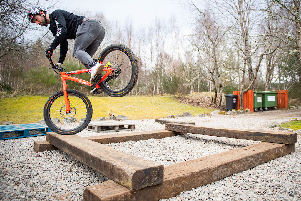Video Five Ways to Jump Gaps with Duncan Shaw Pinkbike