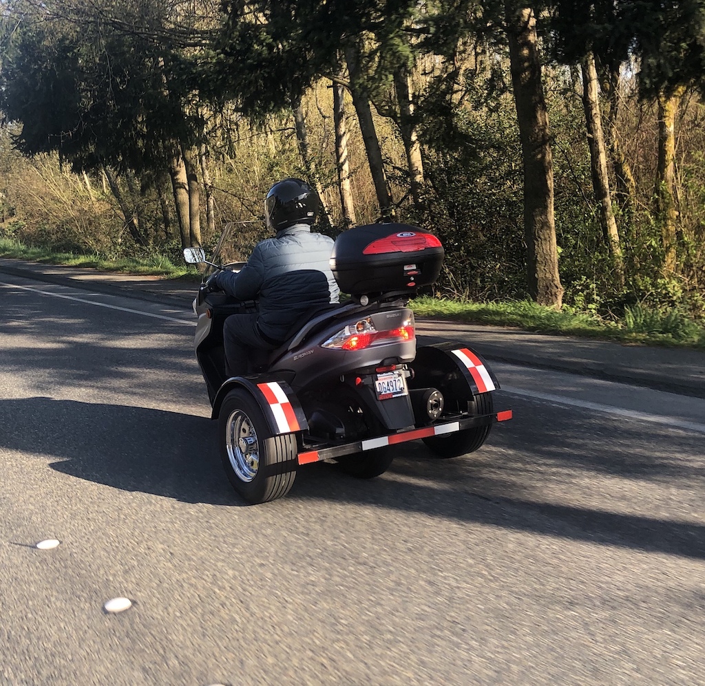 Training wheels on a scooter???? Much confuze ...