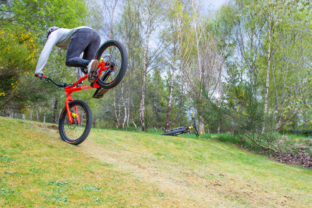 Video: How To Backwards Nose Manual Any Bike with Duncan Shaw - Pinkbike