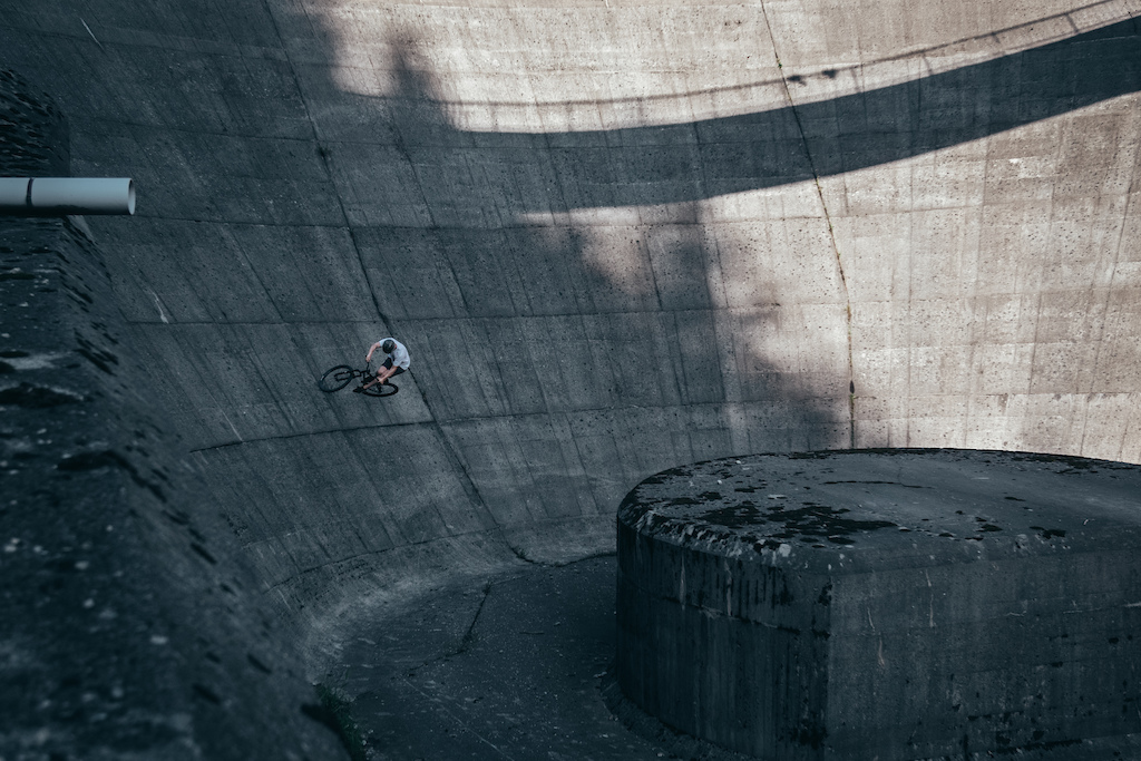 Man vs concrete 

Rider: John New
Photo by: Vitus Neuhauser