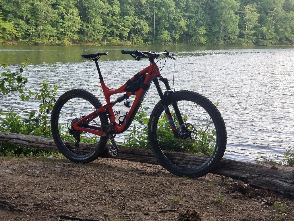 *SOLD in August 2020* 

My 2016 Ibis Mojo3 for the chunky stuff.