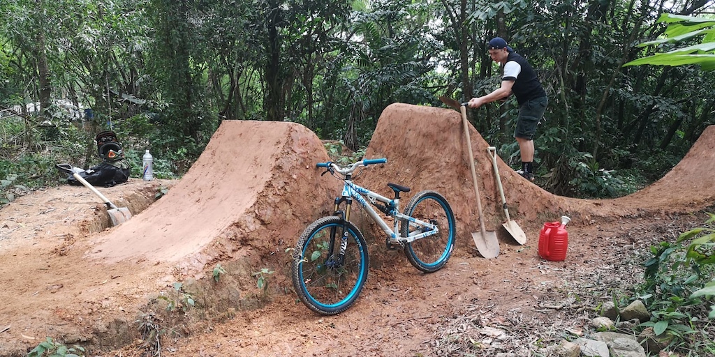 Building some new trails at lacuna