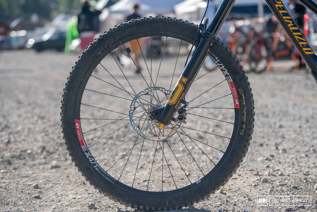 Bike Check: JP Bruni's Specialized Demo - DH Masters World