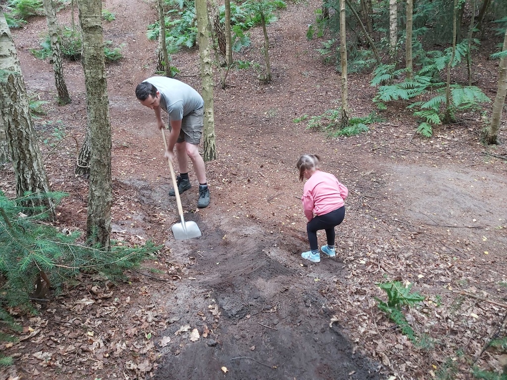 My 3 year old daughter Georgia helping me build the trail Gnar2 D2. It's a dream come true for me to share trailbuilding with her.